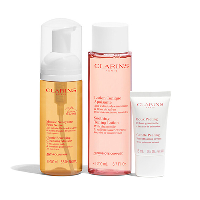 Set kujdesi për lëkurë Clarins My Cleansing Essentials Sensitive Skin Care, tonik qetësues 200 ml + shkumë pastruese 150 ml + krem eksfoliues 15 ml