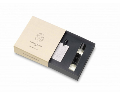 Set aromatizues Cereria Mollá Bulgarian Rose & Oud, Sprej parfumi shtëpiak Rose & Oud 15 ml + Varëse qeramike e parfumosur