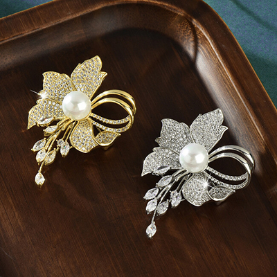 Brosh elegant Troli