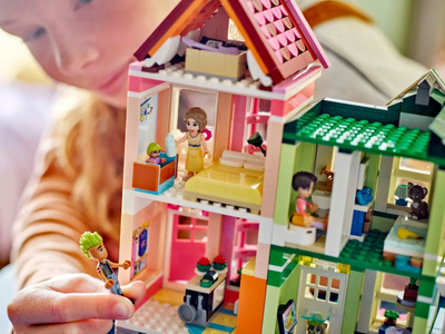 Set lodër LEGO Heartlake City Apartments and Stores, ndërtesë shumëkatëshe, për fëmijë