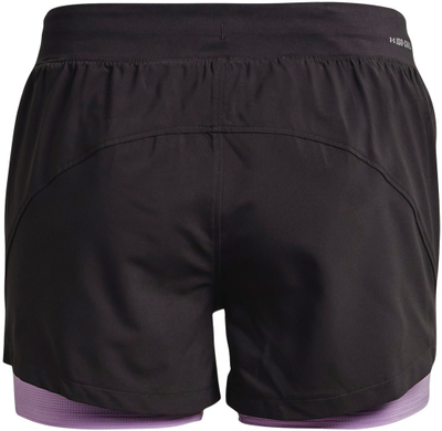 Pantallona të shkurtra sportive Under Armour Iso-Chill 2in1 Women, shtrirje elastike, thithje djersë, të zeza me lejla