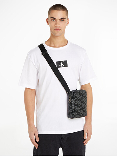 Çantë krahu për meshkuj Calvin Klein, e zezë/hirtë