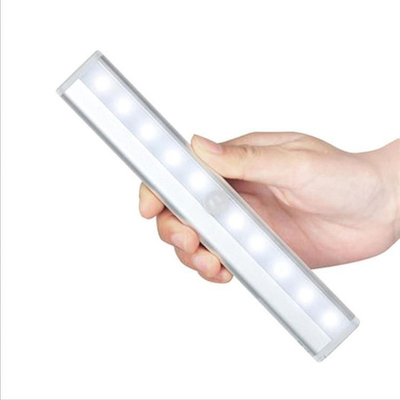 Lampë LED ZD23G, 10 LED, me sensor lëvizjeje PIR, e bardhë