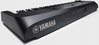 Pianino digjitale stage Yamaha DGX 670, 88 taste, me boksa të brendshëm, e zezë