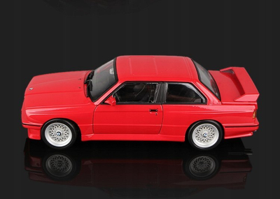 Makina model diecast Bburago, BMW M3 E30 1988, shkalla 1/24, e kuqe
