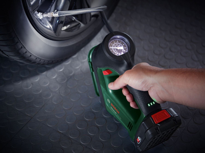Pompa elektrike Bosch Universal, kompresor me bateri, 10.3 bar, jeshile