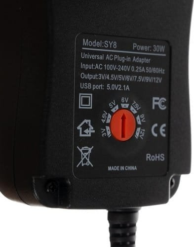 Furnizues universal i rrymës Izoxis 24262, multi volt, i zi