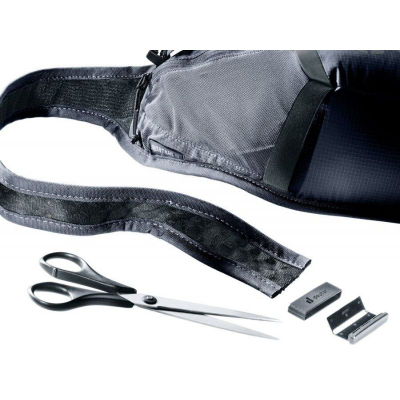 Çantë mesi Deuter Shortrail III, 3L, për vrap edhe hiking, e zezë