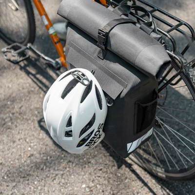 Çantë biçiklete Rockbros Pannier, 13.5‑18L, që s’e kap uji, e zezë