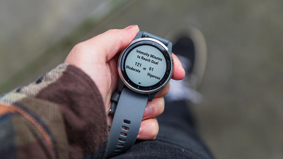Orë e mençur Garmin VívoActive4, e argjendtë/hirtë