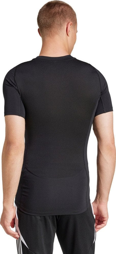 Bluzë kompresuese Adidas Techfit me mëngë t'shkurtëra Tee M JP4674, për palestër, e zezë
