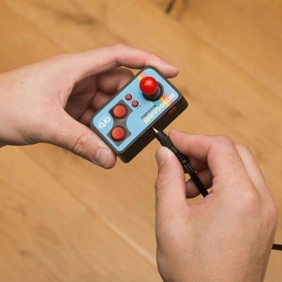 Конзола за игри Find Me a Gift Plug and Play Retro TV Games, 200 игри, директно поврзување со ТВ, шарена