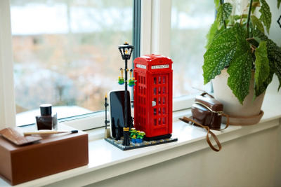 Set LEGO Ideas 21347 Red London Telephone Box, 1460 pjesë, kabinë klasike telefonike, e kuqe