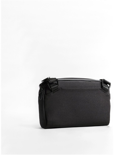 Çantë shpine Uniq Arden Sling, 2L, për tablet, e zezë