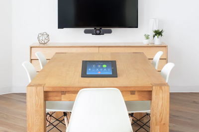 Stendë Heckler Design Zoom Rooms Console për iPad 10.2", e zezë
