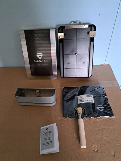 Sirtar knock box Lelit PLA360M, çelik inox, këmbë gome që s’rrëshqasin, argjendtë