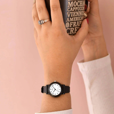 Orë dore Casio LQ139BMV-1B për goca, quartz, rrip resin, e zezë