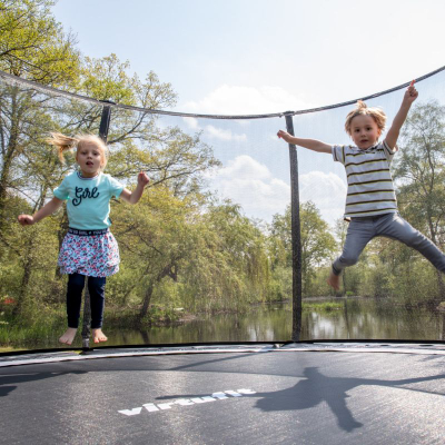 Trampolinë VirtuFit Premium VF06003 251cm, me rrjetë sigurie, për jashtë