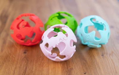 Lodër top silikoni GiliGums Dino Ball, për dhëmbëzim, 3m+, ngjyra të ndryshme