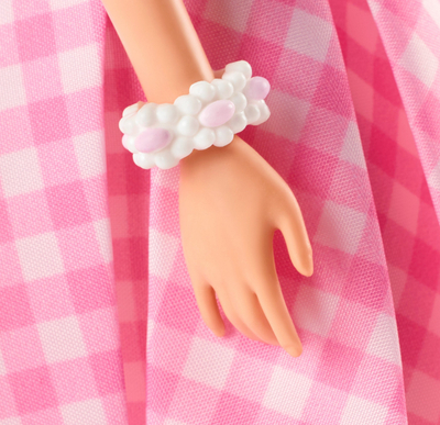 Kukull Barbie The Movie Mattel HPJ96, edicion për koleksion, me fustan gingham rozë me të bardhë