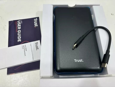Powerbank Trust Laro, 100W, 2x USB-C 1x USB-A, i zi