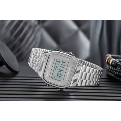 Дигитален часовник Casio A168WEM-7EF, осветлен екран, отпорен на вода, сребрен