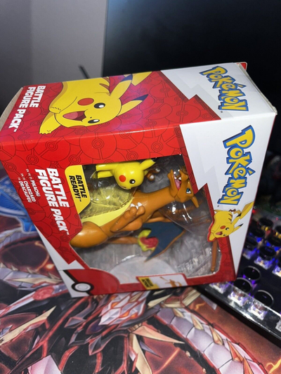 Set figurina loje Pokémon Jazwares Battle Figure 2 Pack, Charizard 11.5 cm, Pikachu 5 cm, shumëngjyrëshe