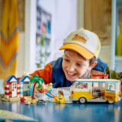 Set lodër LEGO Creator 3 në 1 31138 Beach Camper Van, ndërtim 3 në 1, për kalamaj 8+, shumëngjyrësh