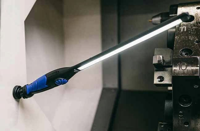 Dritë pune LED Brennenstuhl SHL 200 A, rikarikueshme me USB, me bazë kapëse, blu e zezë