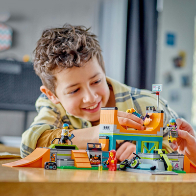 Set lodrash LEGO City Street Skate Park 60364, 6+ vjeç, me rampa dhe minifigura, me ngjyra nga të gjitha