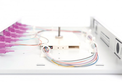 Kuti splice fibër optike Digitus 1U, 6 porta SC duplex, OM4, e bardhë