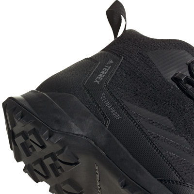Çizme dimërore Adidas Terrex Heron Mid CW CP M AC7841, që s’i kap uji, me shtresë izolimi