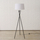 Llambë dyshemeje Boltze NOVO, tripod metalik, 158 cm, e bardhë e zezë