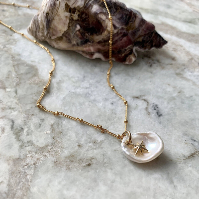 Qafore për femra Decadorn Pearl and Star Sea, 61cm, e artë/bardhë