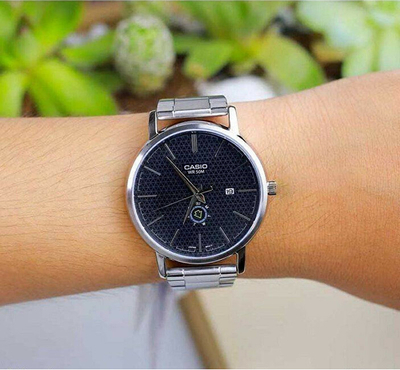 Orë për femra Casio MTP-B125D-1AVEF, e argjendtë