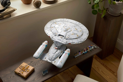 Set LEGO Icons Star Trek U.S.S. Enterprise NCC-1701-D, model ndërtimi, për të rritur, shumëngjyrësh