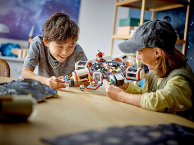 Set ndërtimi LEGO City Modular Space Station 60433, stacion hapësinor modular, 6 minifigura astronautësh, shumëngjyrësh