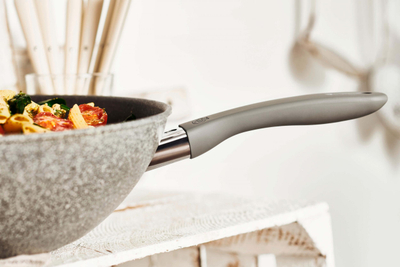 Tigan wok Ballarini Murano, 30 cm, veshje jo ngjitëse, gri