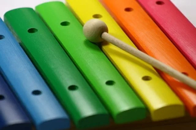 Ksilofoin prej druri Bino Xylophone, 12 toni, për fëmijë, shumëngjyrësh