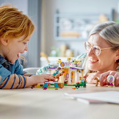 Set lodër LEGO Friends Horse Training 41746, arenë garash me kuaj, stalla, shumëngjyrësh