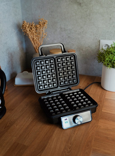 Aparat për waffle Eldom AK-2149, 1200W, pllaka jo ngjitëse, i zi