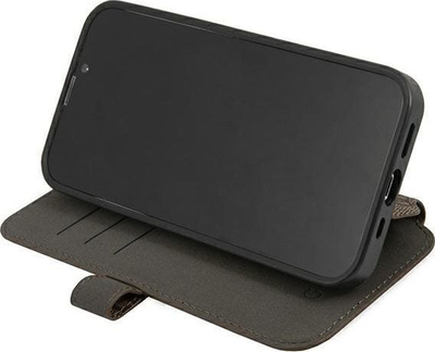 Kapak libri Guess GUBKP13X4GMGBR për iPhone 13 Pro Max 6.7", lëkurë ekologjike, logo metalike 4G, kafe