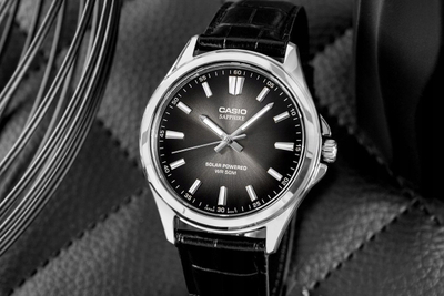 Рачен часовник Casio Standard MTS-RS100L-1AV, соларен, кожен ремен, црн бројчаник