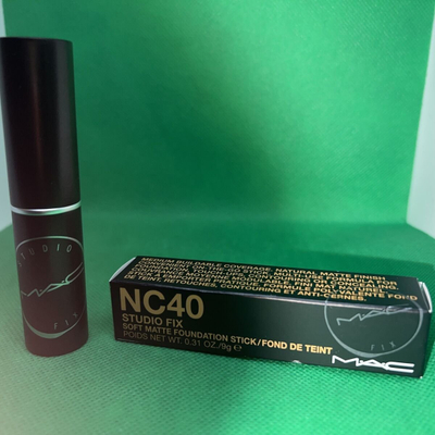 Fondatinë në shkop MAC Studio Fix Stick NC40, 9g, bezhë