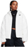 Jaketë Nike Sportswear Classic Puffer Therma FIT, me kapuç, e bardhë