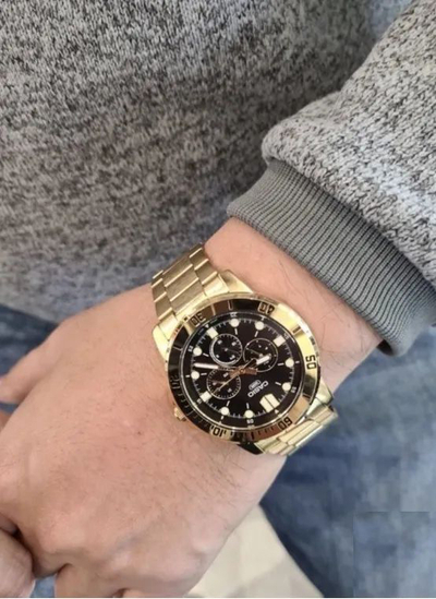 Orë dore Casio MTP-VD300G-1E, e artë