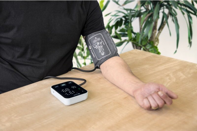Aparat për matjen e gjakut Truelife Pulse B-Vision, matje në krah, ekran LED, i zi