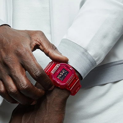 Orë për femra Casio G-Shock DW-5600SB-4ER, e kuqe
