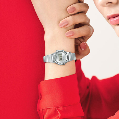 Orë digjitale për femra Casio Collection Vintage LA700WE-7AEF (011), e argjendtë