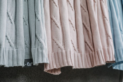 Ќебе од бамбус Pulp Bamboo Blanket, со сребрени јони, плетен дизајн, розова